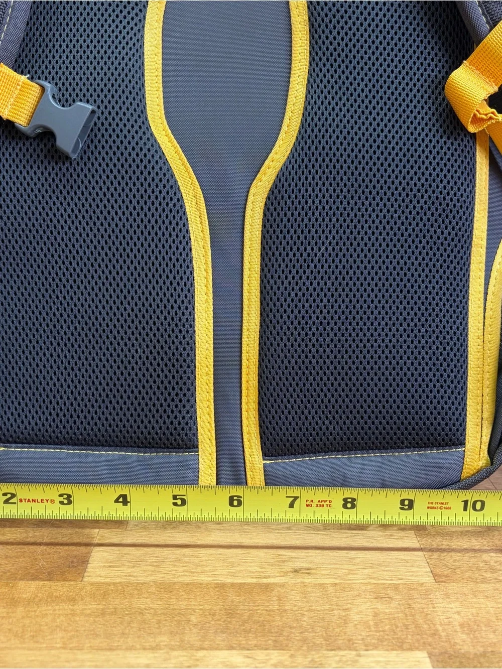 The North Face Hot Shot Backpack Grey Yellow Laptop Daypack T196